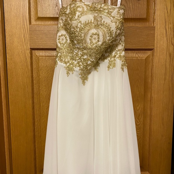 White semi-formal dress - Picture 1 of 4